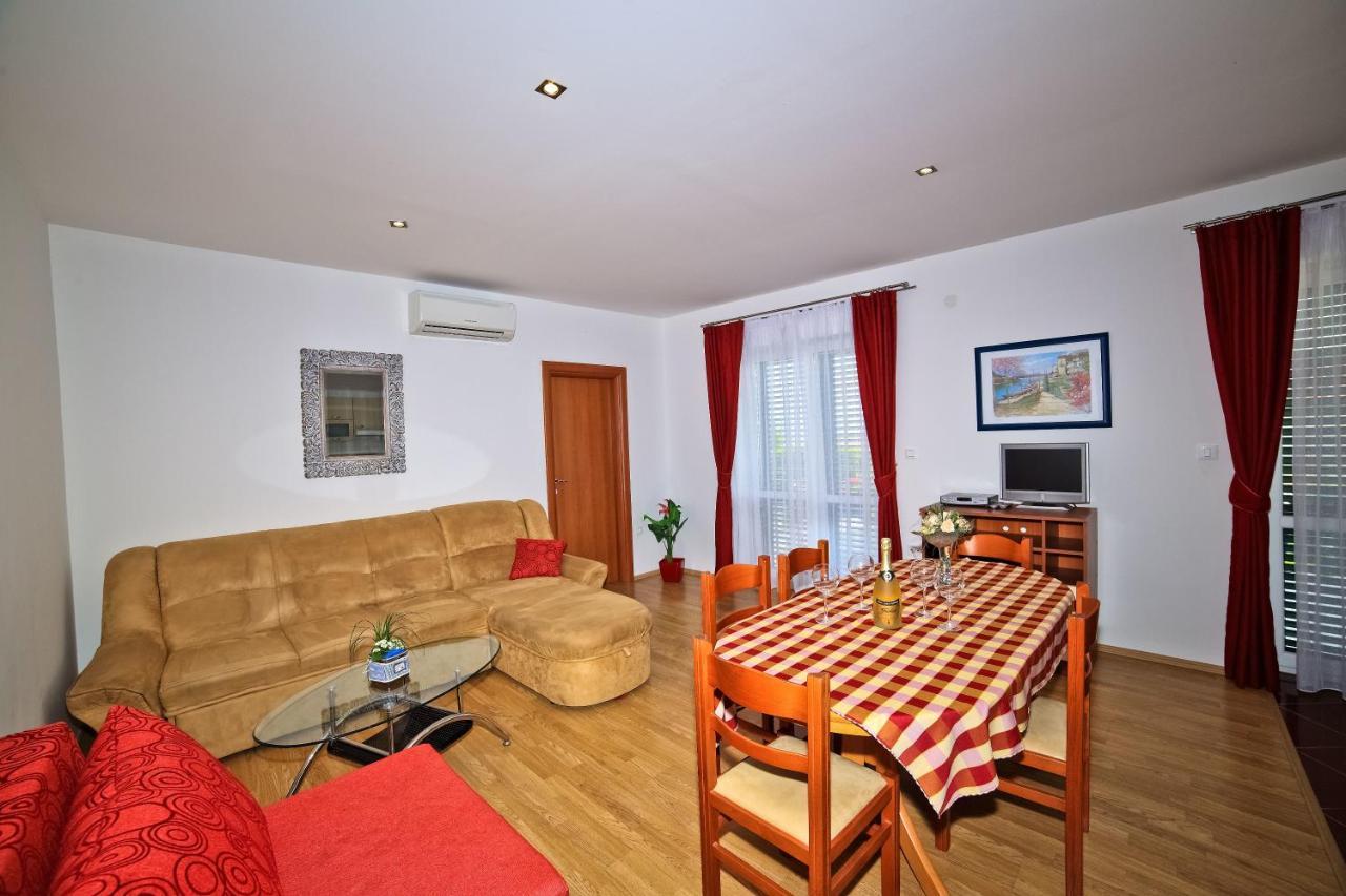 Apartments Bozikovic Podstrana Zimmer foto