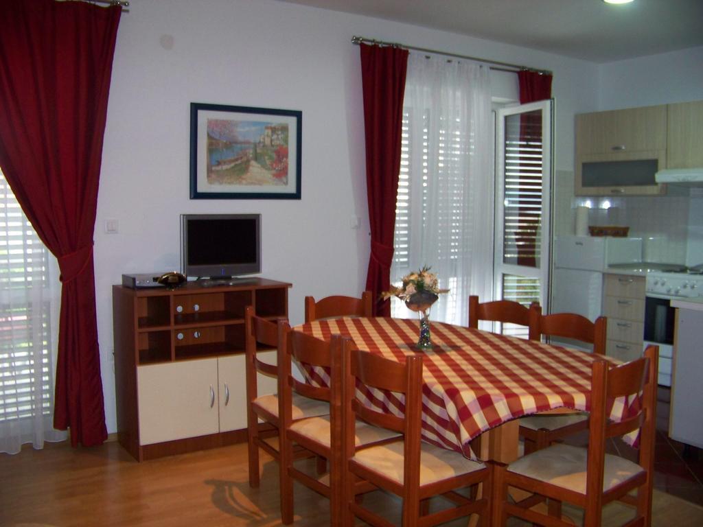 Apartments Bozikovic Podstrana Zimmer foto