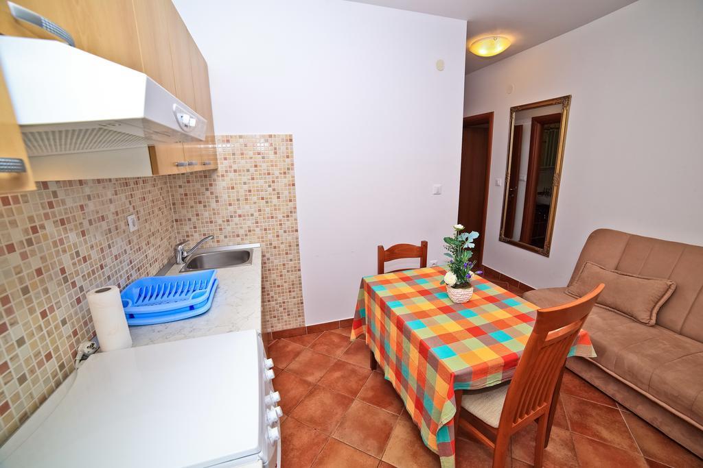 Apartments Bozikovic Podstrana Zimmer foto