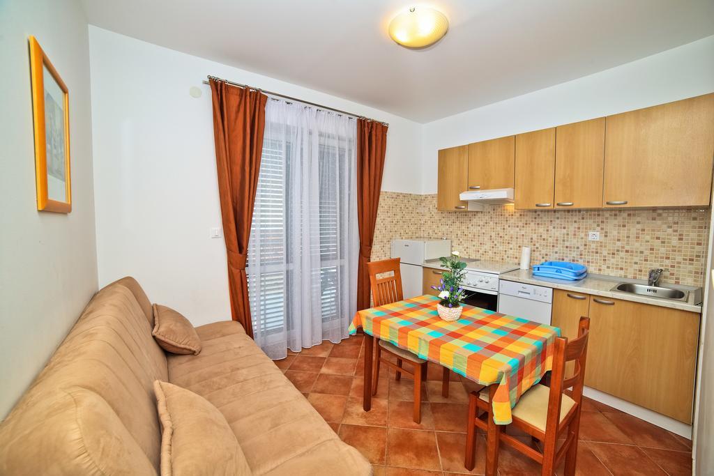 Apartments Bozikovic Podstrana Zimmer foto