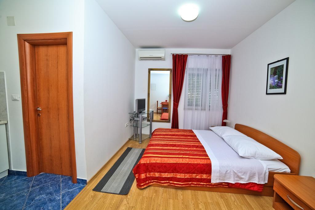 Apartments Bozikovic Podstrana Zimmer foto
