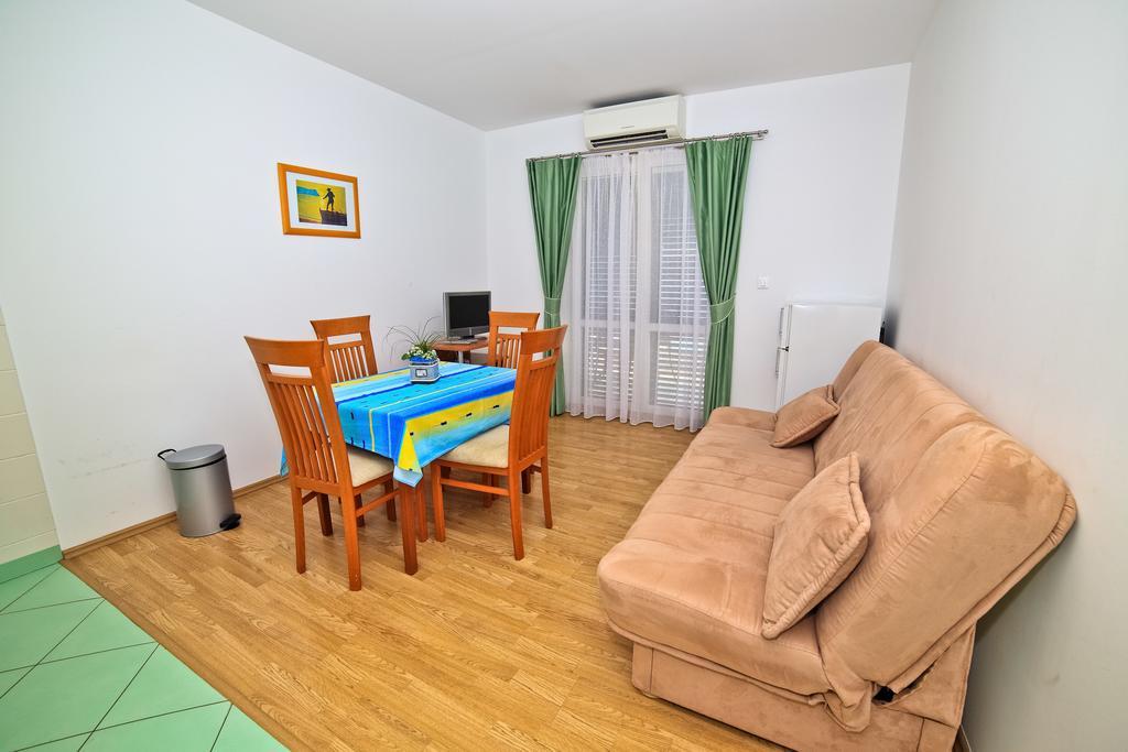 Apartments Bozikovic Podstrana Zimmer foto